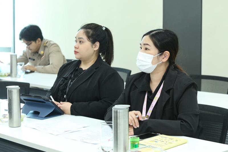 นางศิริลักษณ์ มีม�