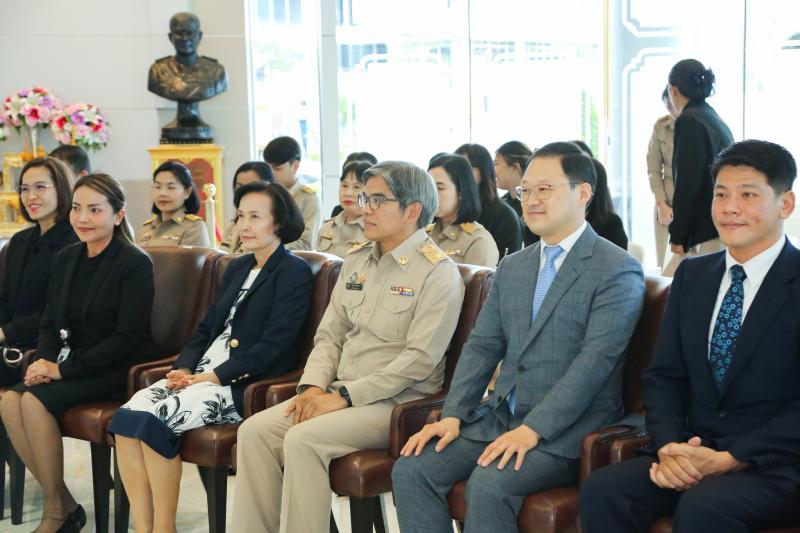 นายนพพร ปสันตา ผู้