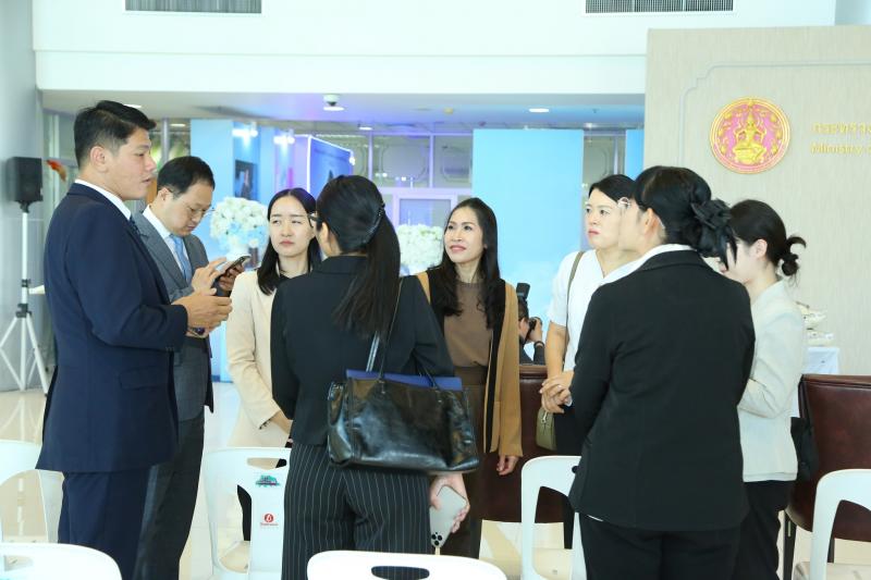 นายนพพร ปสันตา ผู้