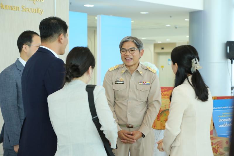 นายนพพร ปสันตา ผู้