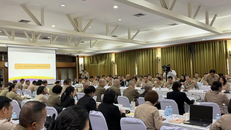 นางสาวนภาพร เมฆาผ�