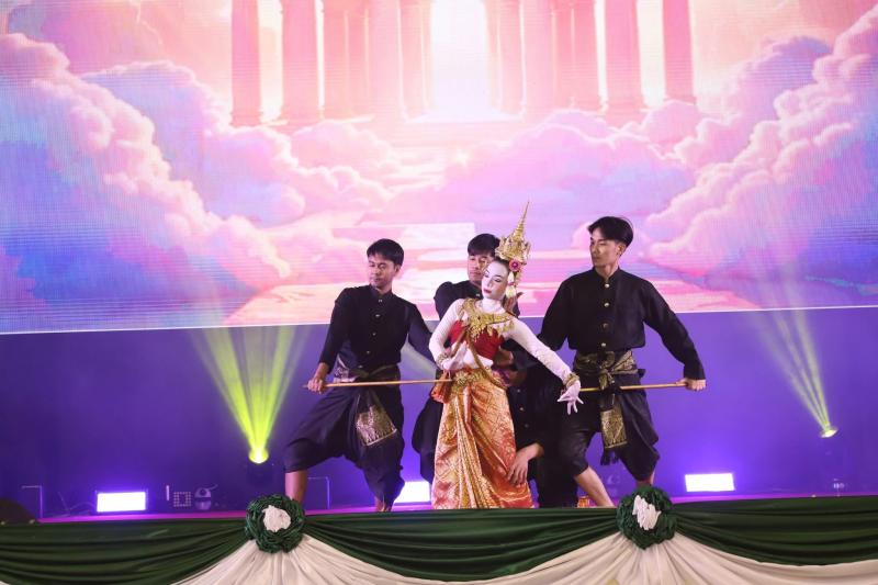 นางสาวนภาพร  เมฆาผ