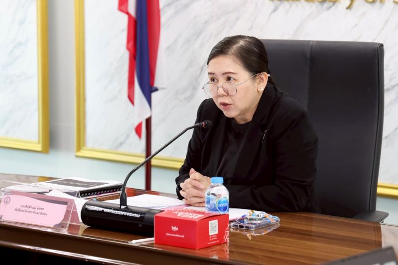 นางศิริลักษณ์ มีม�