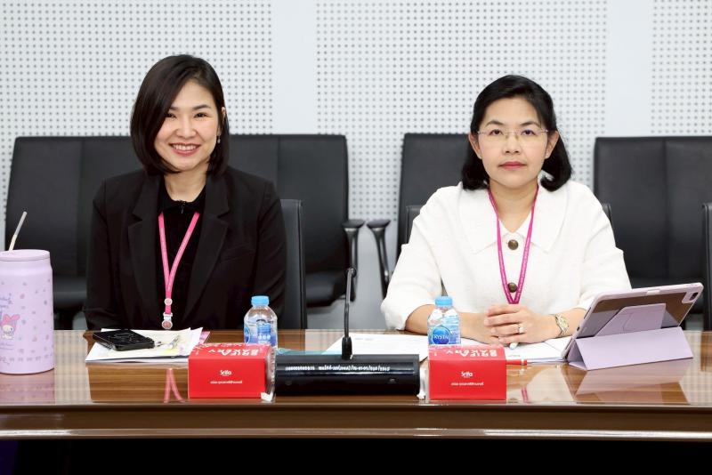 นางศิริลักษณ์ มีม�