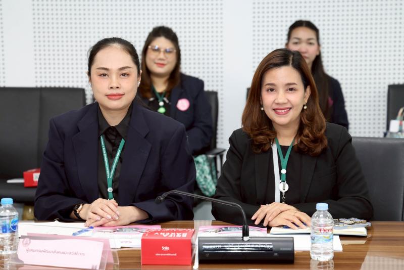 นางศิริลักษณ์ มีม�