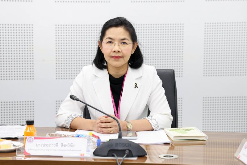 นางศิริลักษณ์ มีม�