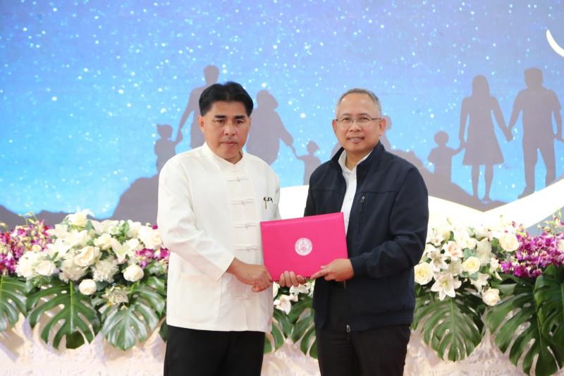 ปลัด พม. เป็นประธา�