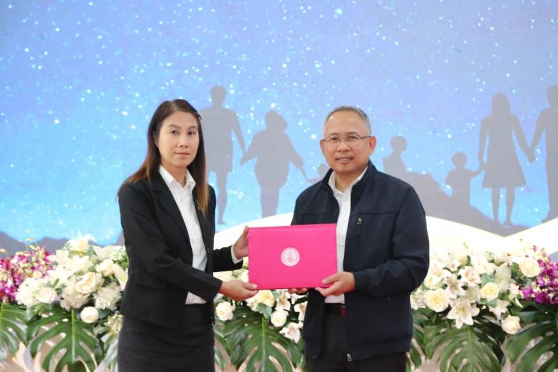 ปลัด พม. เป็นประธา�