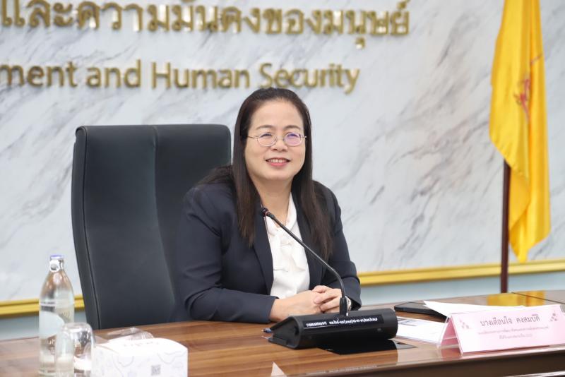 นางเตือนใจ คงสมบั�