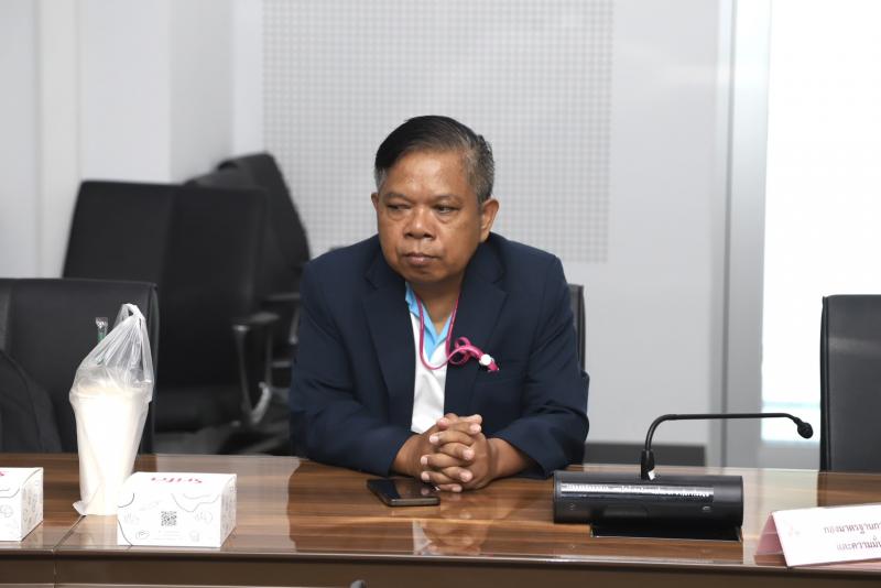 นางเตือนใจ คงสมบั�