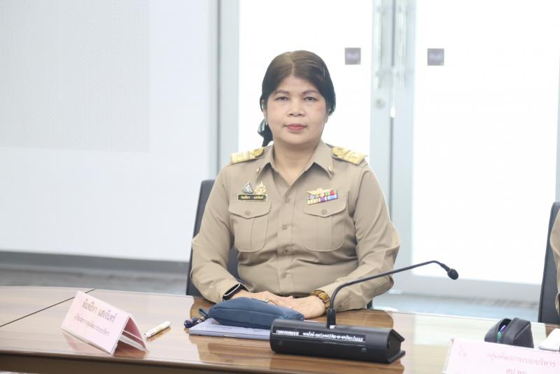 นางเตือนใจ คงสมบั�