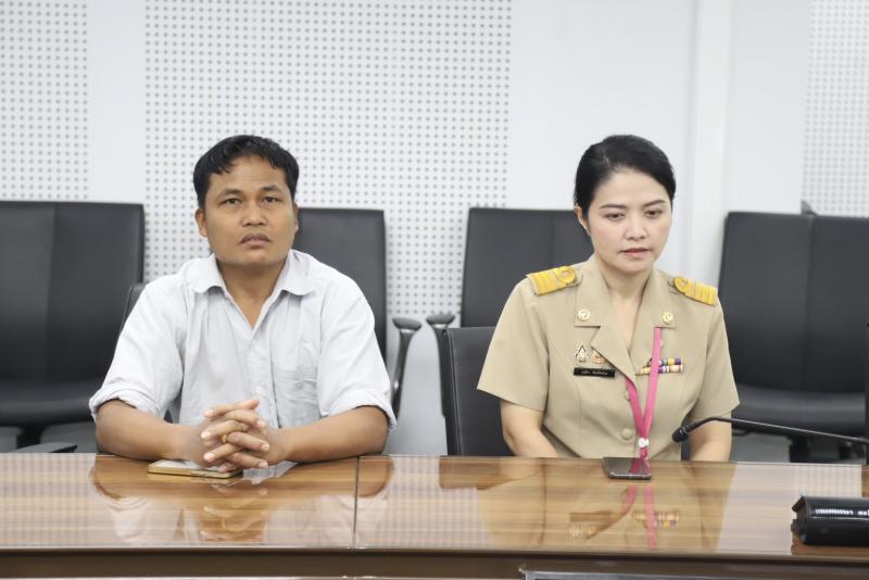 นางเตือนใจ คงสมบั�