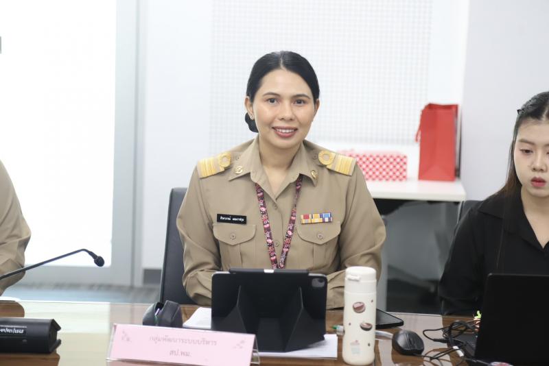 นางเตือนใจ คงสมบั�