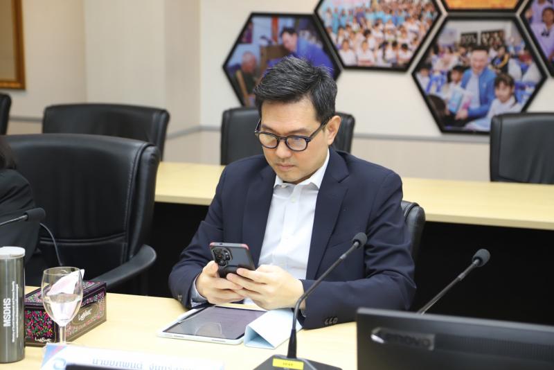 ปลัด พม. เป็นประธา�