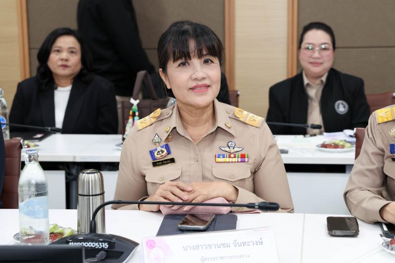 ปลัด พม. เป็นประธา�