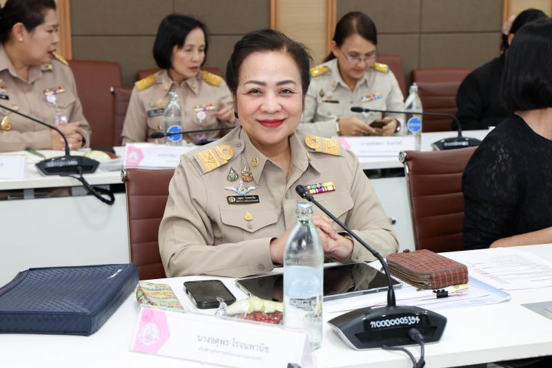 ปลัด พม. เป็นประธา�