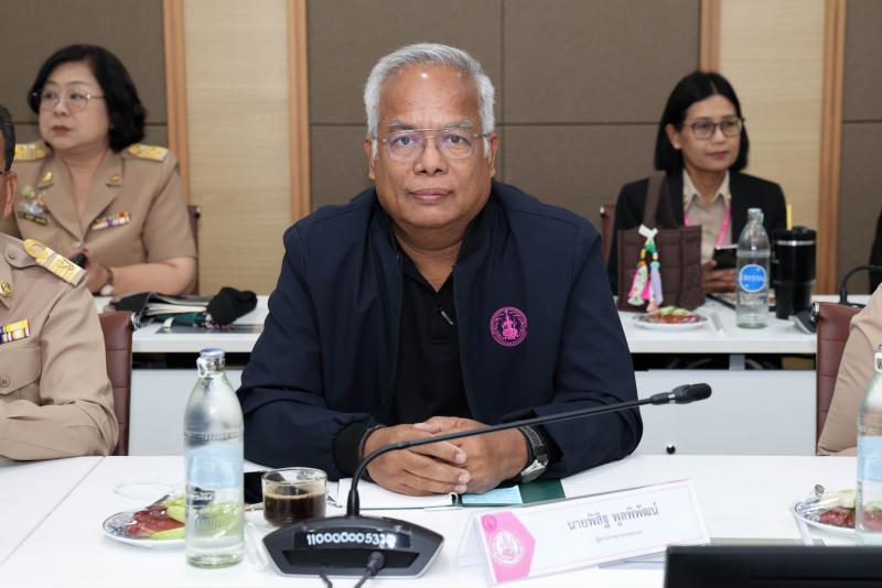 ปลัด พม. เป็นประธา�