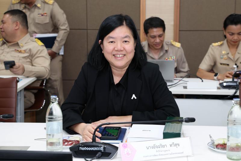 ปลัด พม. เป็นประธา�