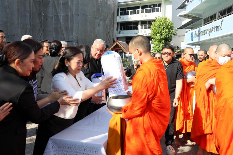 ปลัด พม. เป็นประธา�
