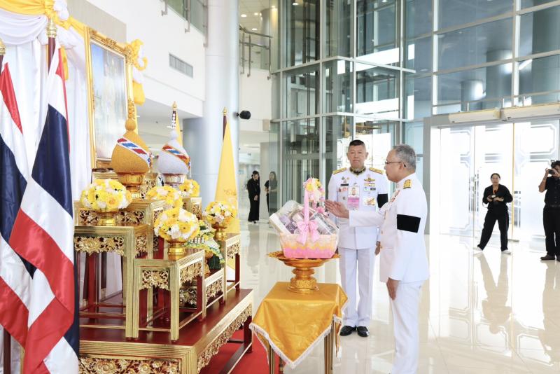 ปลัด พม. รับกระเช้�