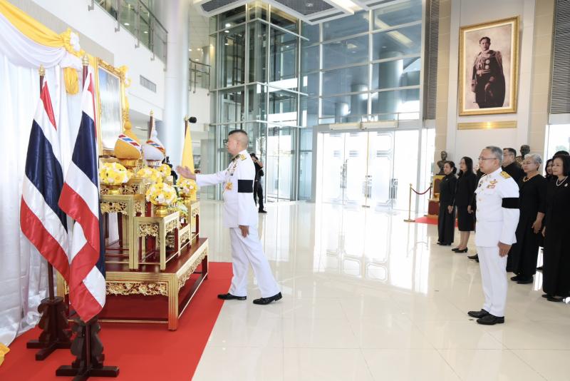 ปลัด พม. รับกระเช้�