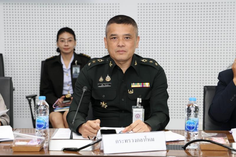 ปลัด พม. เป็นประธา�