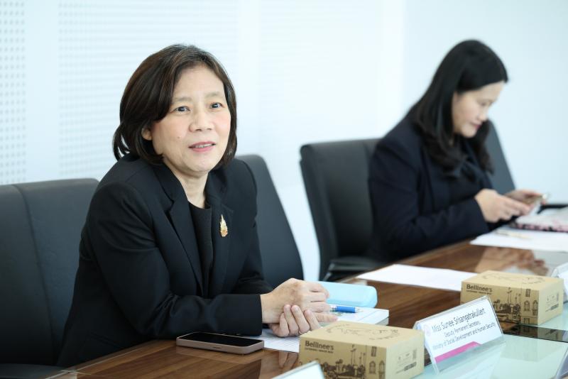 นางสาวสุนีย์ ศรีส�