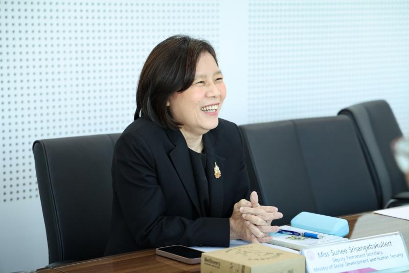นางสาวสุนีย์ ศรีส�