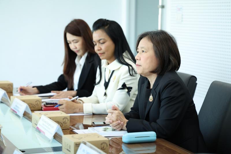 นางสาวสุนีย์ ศรีส�