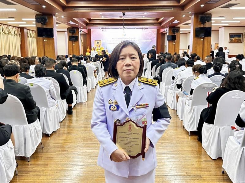นางสาวสุนีย์ ศรีส�