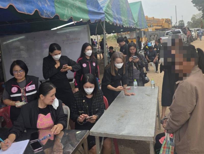 พม. ส่งทีม พม.ใกล้ค�