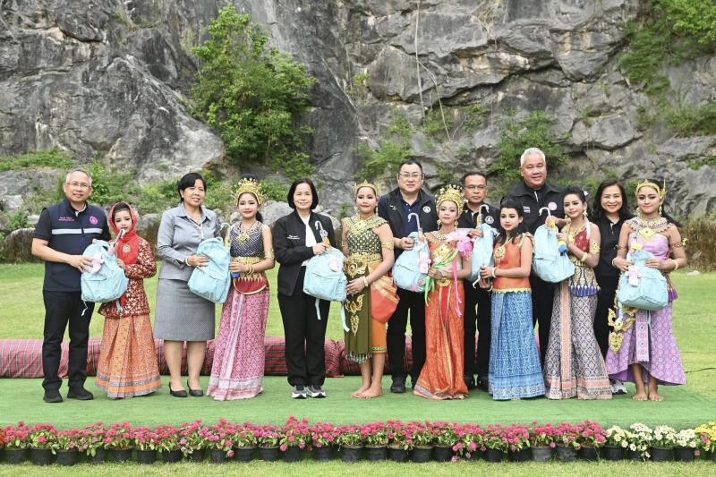 รมว.พม. เป็นประธาน�