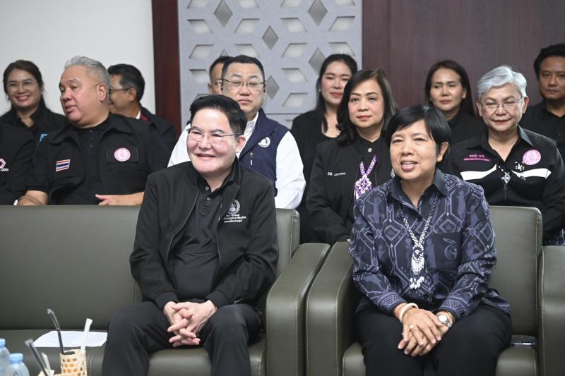 รมว.พม. กล่าวพบปะแ�