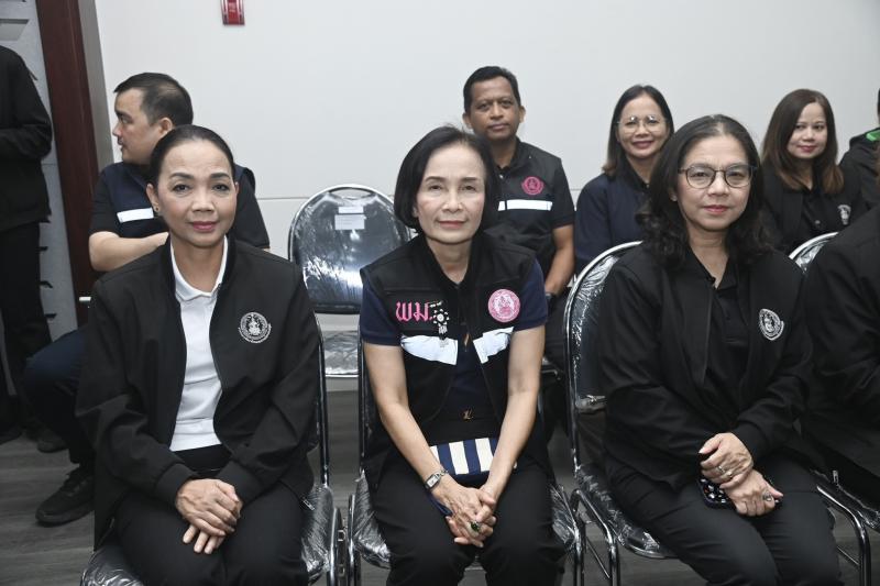 รมว.พม. กล่าวพบปะแ�