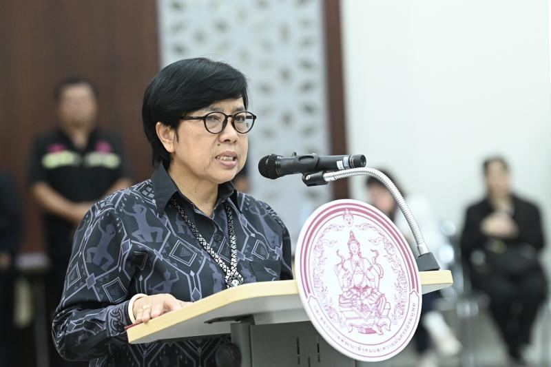 รมว.พม. กล่าวพบปะแ�