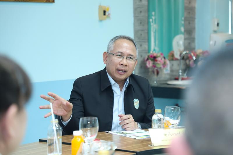 ปลัด พม. พร้อมด้วย �