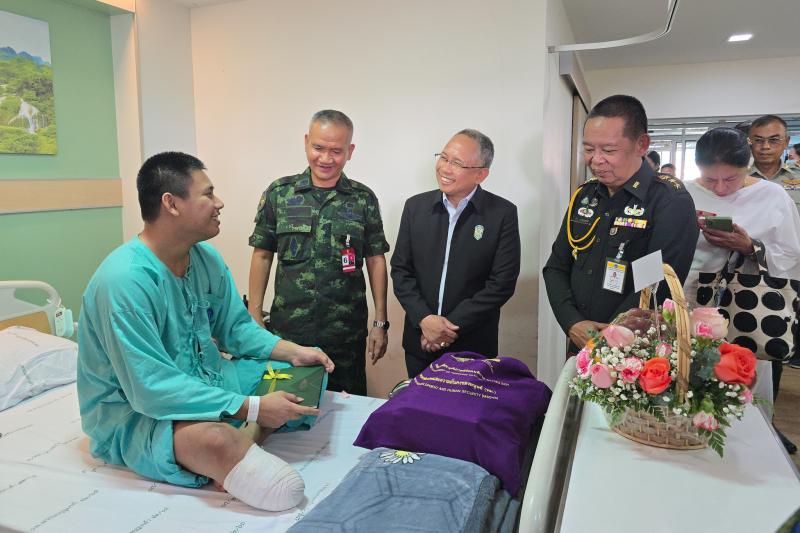 ปลัด พม. พร้อมด้วย �