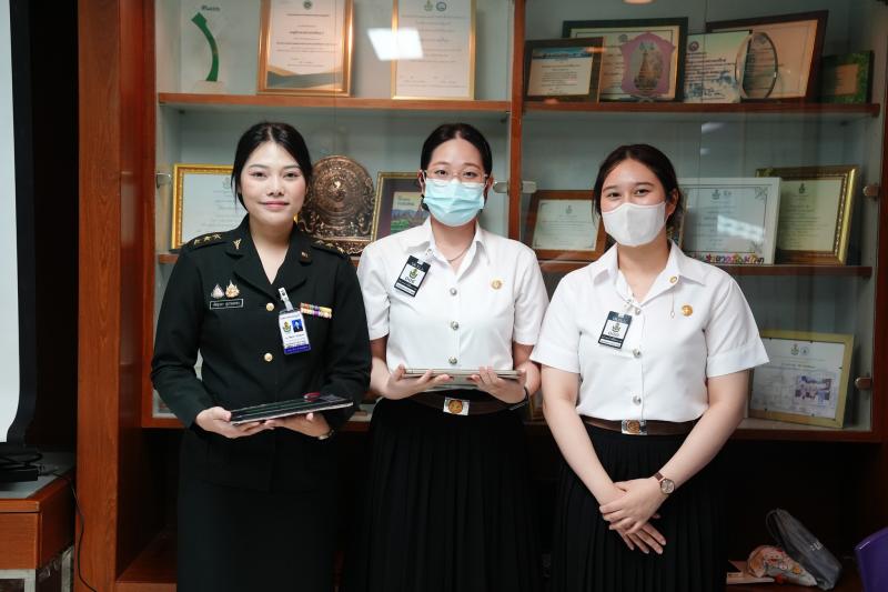 ปลัด พม. พร้อมด้วย �