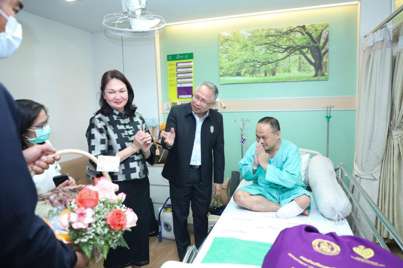 ปลัด พม. พร้อมด้วย �