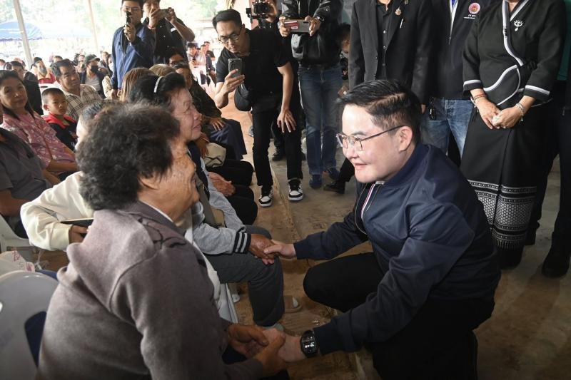 รมว.พม. เป็นประธาน�