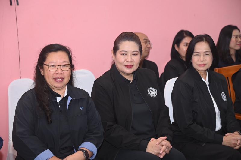 รมว.พม. เป็นประธาน�