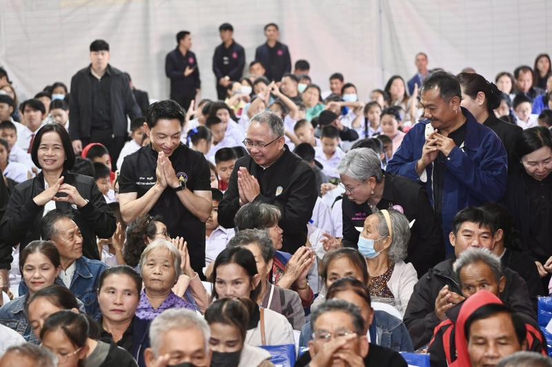 รมว.พม. เป็นประธาน�