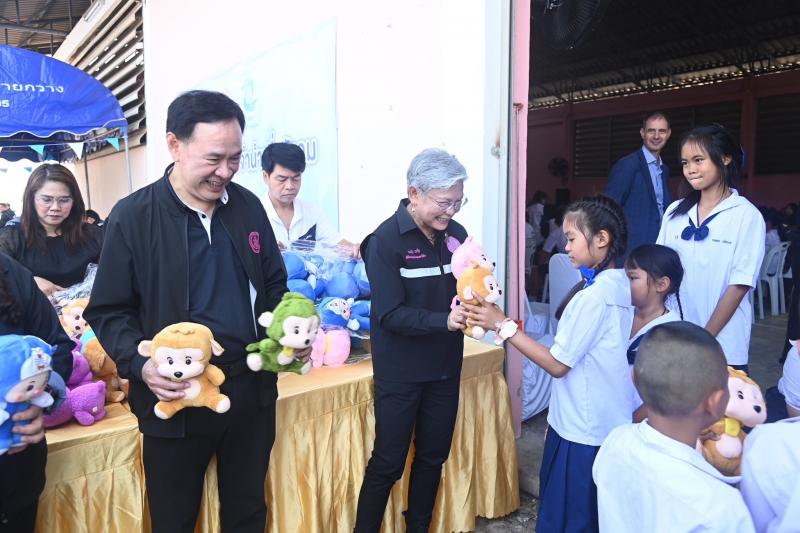 รมว.พม. เป็นประธาน�