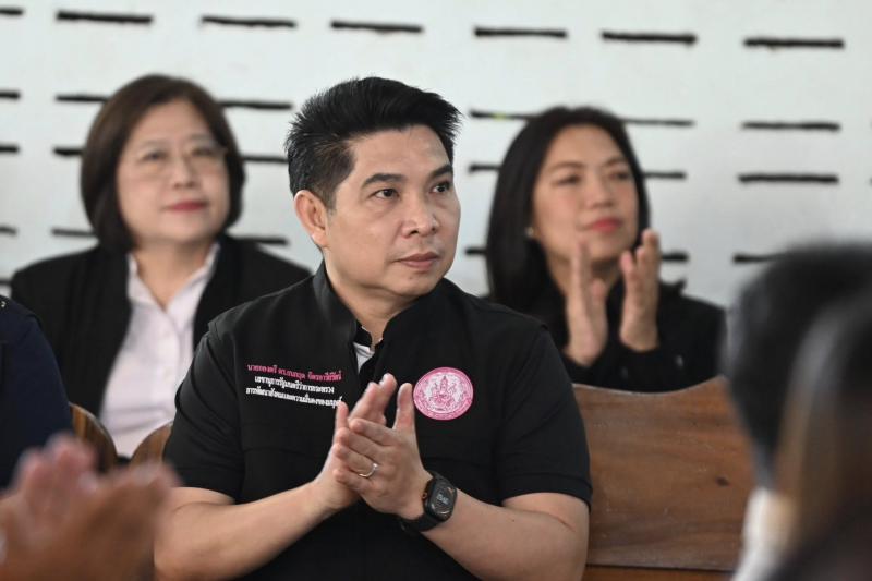 รมว.พม. เป็นประธาน�