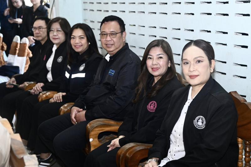 รมว.พม. เป็นประธาน�