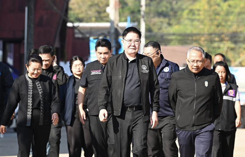 รมว.พม. เป็นประธาน�