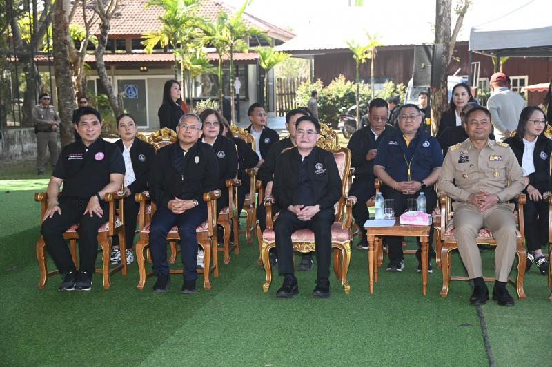 รมว.พม. เป็นประธาน�