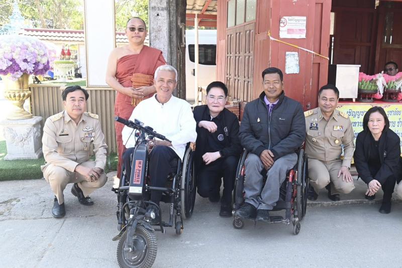 รมว.พม. เป็นประธาน�
