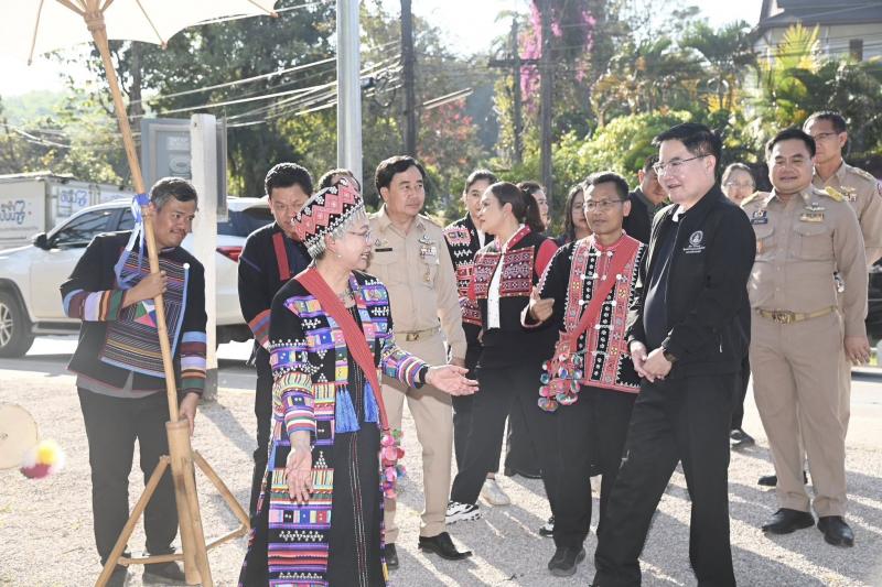 รมว.พม. เป็นประธาน�