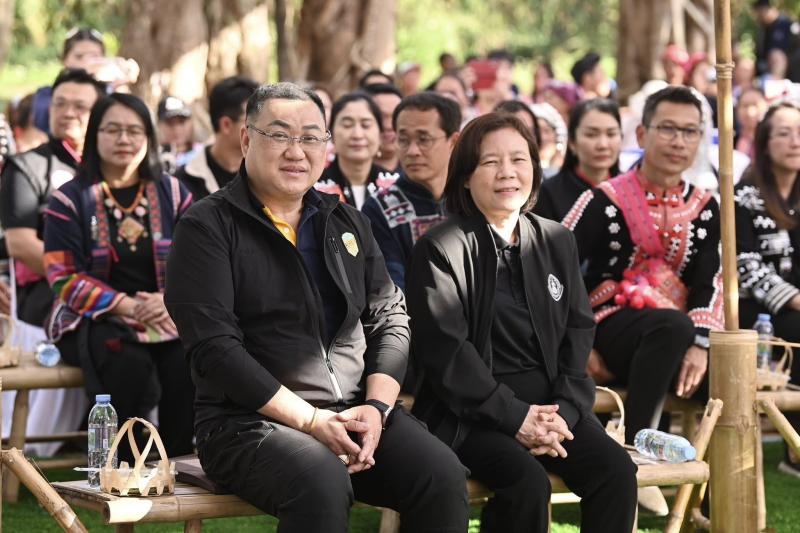 รมว.พม. เป็นประธาน�